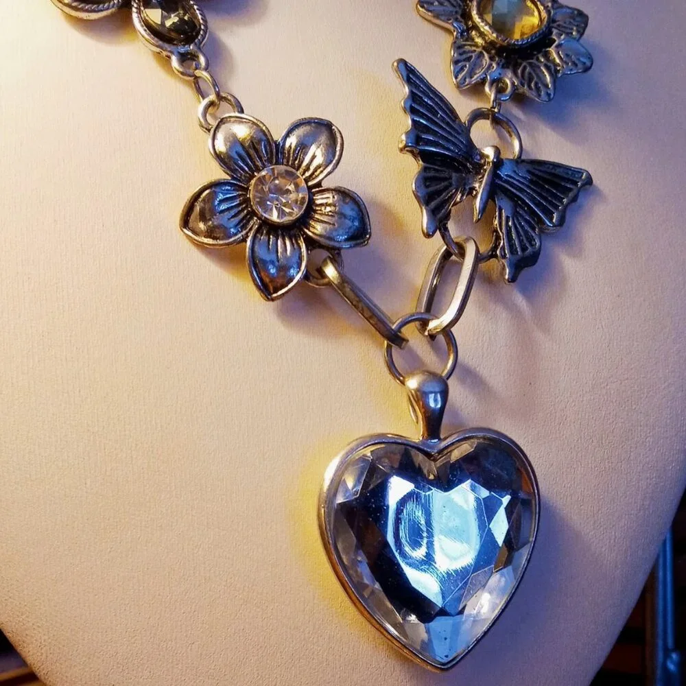 💙🌸🦋Chunky Crystal Rhinestone Heart Flowers Butterfly Statement Necklace🦋🌸💙 - Picture 5 of 12